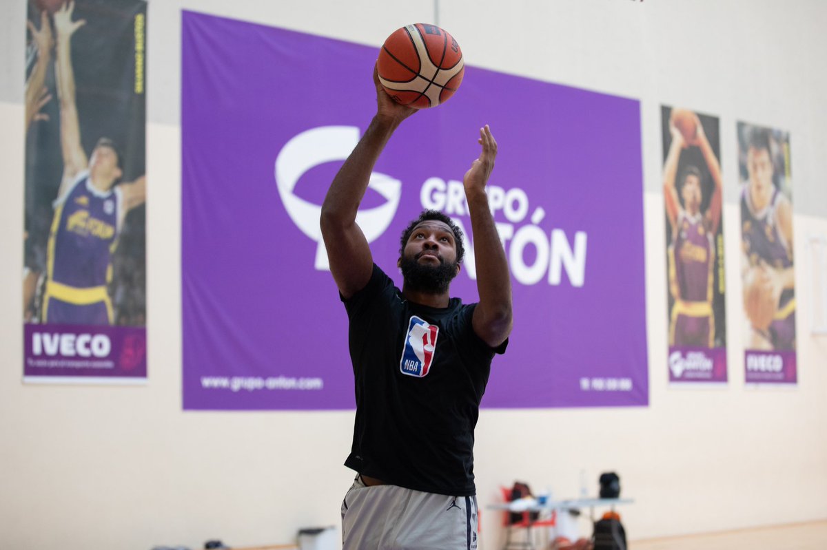 HoopsNetSpain's tweet photo. 📝 ENTRENAMIENTOS HOOPS PRO📝
Jone Pedro, a pleno rendimiento con los entrenamientos #HoopsPro
📸 @mazu_photos https://t.co/cQRnkxWCCT