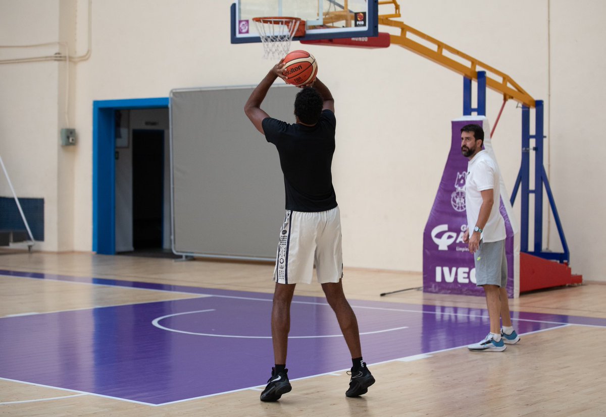 HoopsNetSpain's tweet photo. 📝 ENTRENAMIENTOS HOOPS PRO📝
Jone Pedro, a pleno rendimiento con los entrenamientos #HoopsPro
📸 @mazu_photos https://t.co/cQRnkxWCCT