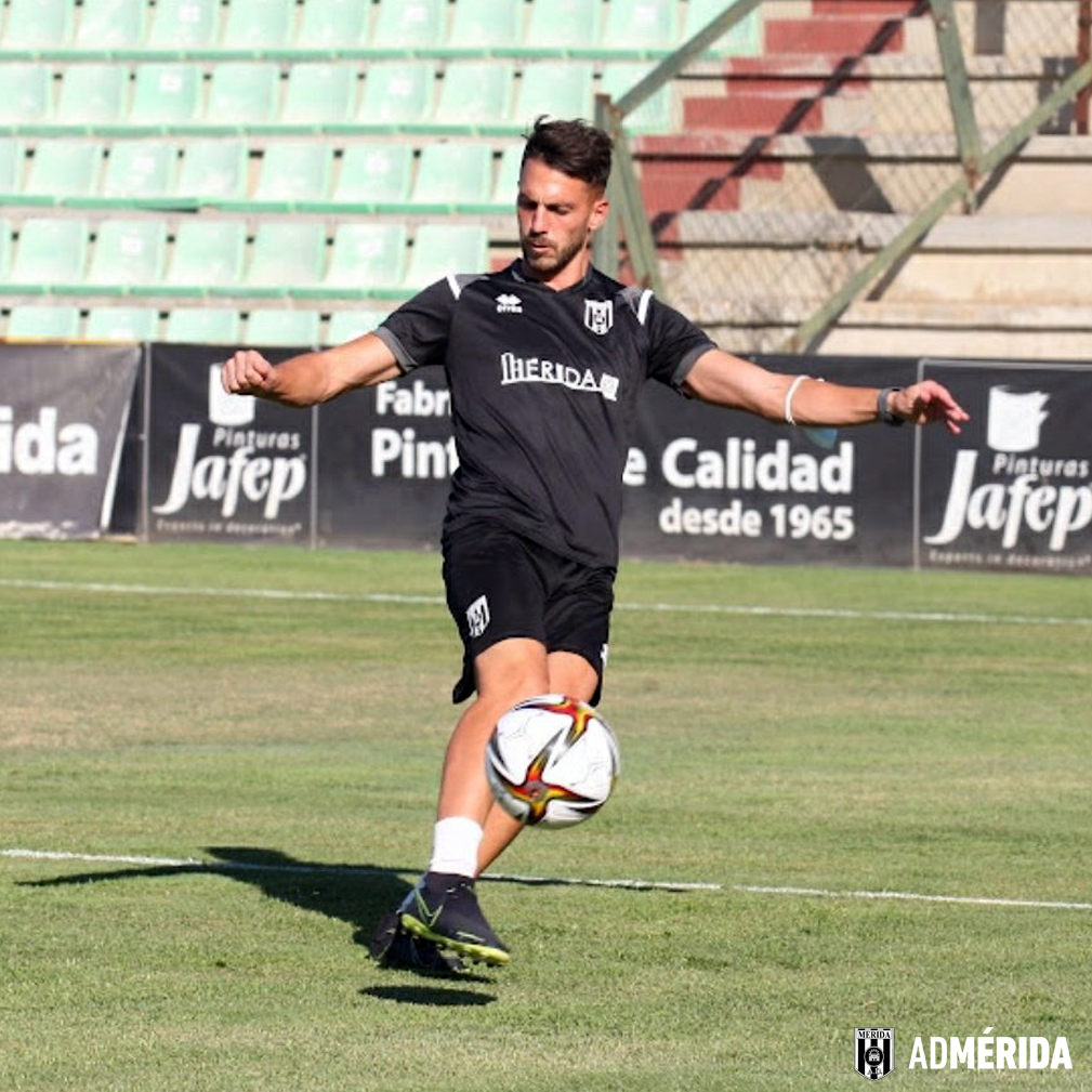 Academia_Merida's tweet photo. 🫵🏻🧐 ¿Te gustaría pertenecer a una 𝐄𝐬𝐜𝐮𝐞𝐥𝐚 𝐝𝐞 𝐏𝐨𝐫𝐭𝐞𝐫𝐨𝐬 dirigida por @davobs13? 

🧤 Desarrolla tus habilidades con entrenamientos específicos según tus características y edad

 🔢 Metodología diseñada por Davo, empleada en el área de porteros del @Merida_AD https://t.co/WA7MuAH2GZ