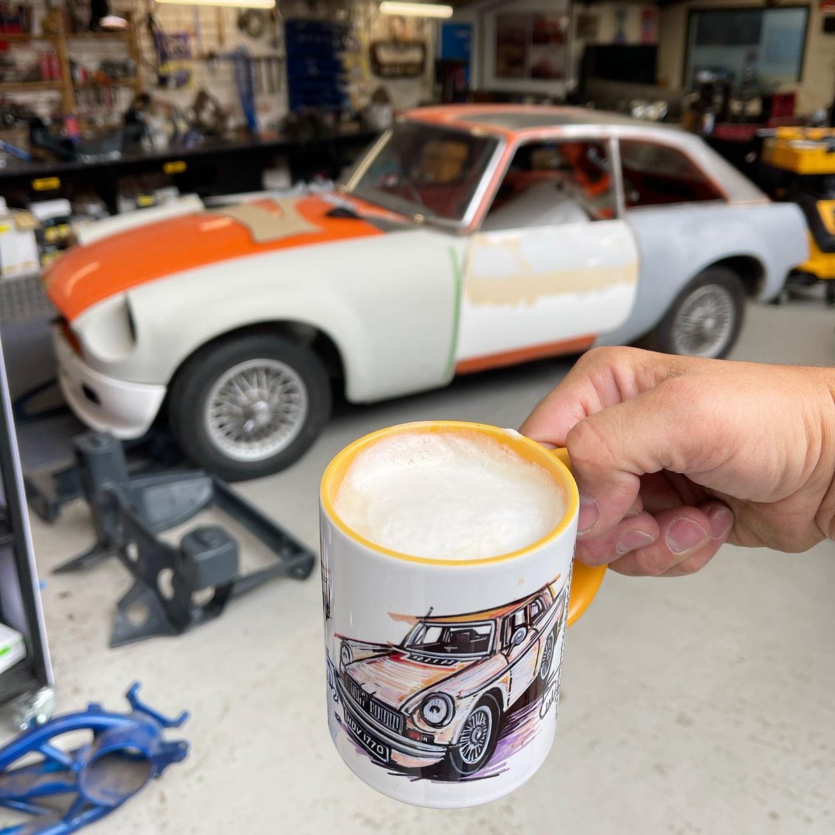 Popbangcolour's tweet photo. Over the Paddock Speedshop with paddock life today doing a bit of filming - it’s an Aladdin cave of goodness 
👀🚗👍🏻

I spy a couple of #Paintwithcars on display 🎨

#PaddockLife #PaddockSpeedshop https://t.co/dLgJMegzTR