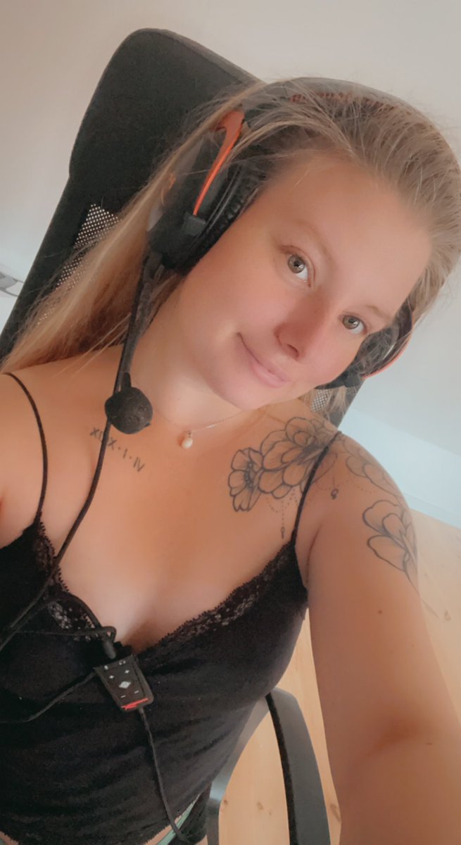 Maybe I should go for a new headset any suggestions 🥳🥳🤩