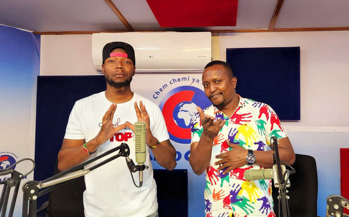 mzaziwillytuva's tweet photo. On #MsetoHipHopTuesday today unapata mistari yenye busara toka kwa RHYME TK huku tukipiga story na DOGO JANJA kwenye #Mseto255 na MAUKI 26 | Hits ni za Hip Hop mwanzo mwisho!! Tune in 1pm-4pm @RadioCitizenFM https://t.co/5vI3A6ETdI