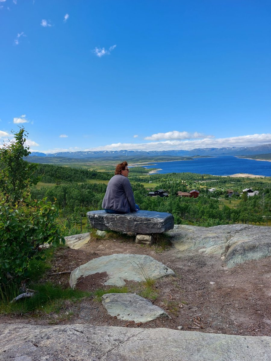 NMorgenrood's tweet photo. @Bosw8erArie @Bosw8erJonathan Wij vonden een bezoek aan het bezoekerscentrum erg de moeite waard #hardangervidda Fijne reis! https://t.co/NWGO2IrdzS