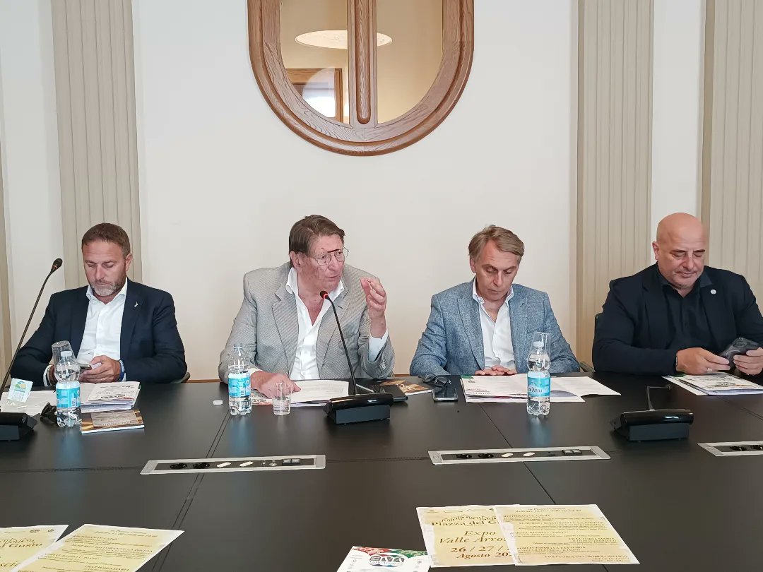 CCIAARIVLIG's tweet photo. Conferenza di presentazione IX ed. #ExpoValleArroscia prodotti tipici, degustazioni, mostre, ...focus su Ormeasco, organizzato
da @asRivLig Comune Pieve di Teco Unione Comuni della Valle Arroscia e @ParcoAlpiLiguri
26, 27 e 28 a Pieve di Teco
https://t.co/bcS2UpP4Wi https://t.co/2EwPZNSKLM