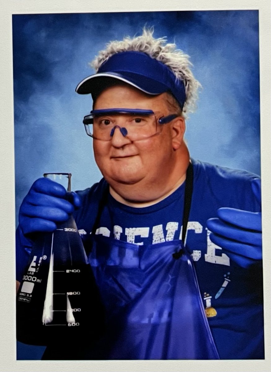 JeffOShields2's tweet photo. Now if THIS isnβt THE classic yearbook pic then I donβt know what is!!! It was in my mailbox when I arrived to school today! π #teacheryearbookphoto #mroshields #mroshieldsscience #basascience #onlyatbasa #basateachers #barrowbold #wearebasa #basablazers #tuesdayvibe π¨βπ¬ https://t.co/Xc1PqrC5A4
