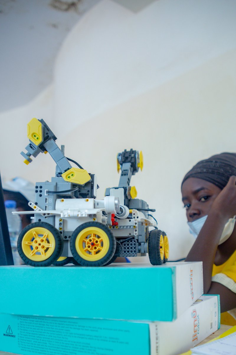 Silvia Danailov (@silviadanailov) on Twitter photo Imaginez un Sénégal🇸🇳 où chaque fille a la chance de développer ses compétences💭en
🌐 Digital
🤖Robotique
🗣️Leadership
Aujourd'hui, grâce à #salmaitou, <a href="/unicefsenegal/">UNICEF Sénégal</a> et ses partenaires ont formé plus de 250 jeunes filles de Kolda dans les métiers du digital et de l'innovation Imaginez un Sénégal🇸🇳 où chaque fille a la chance de développer ses compétences💭en
🌐 Digital
🤖Robotique
🗣️Leadership
Aujourd'hui, grâce à #salmaitou, <a href="/unicefsenegal/">UNICEF Sénégal</a> et ses partenaires ont formé plus de 250 jeunes filles de Kolda dans les métiers du digital et de l'innovation