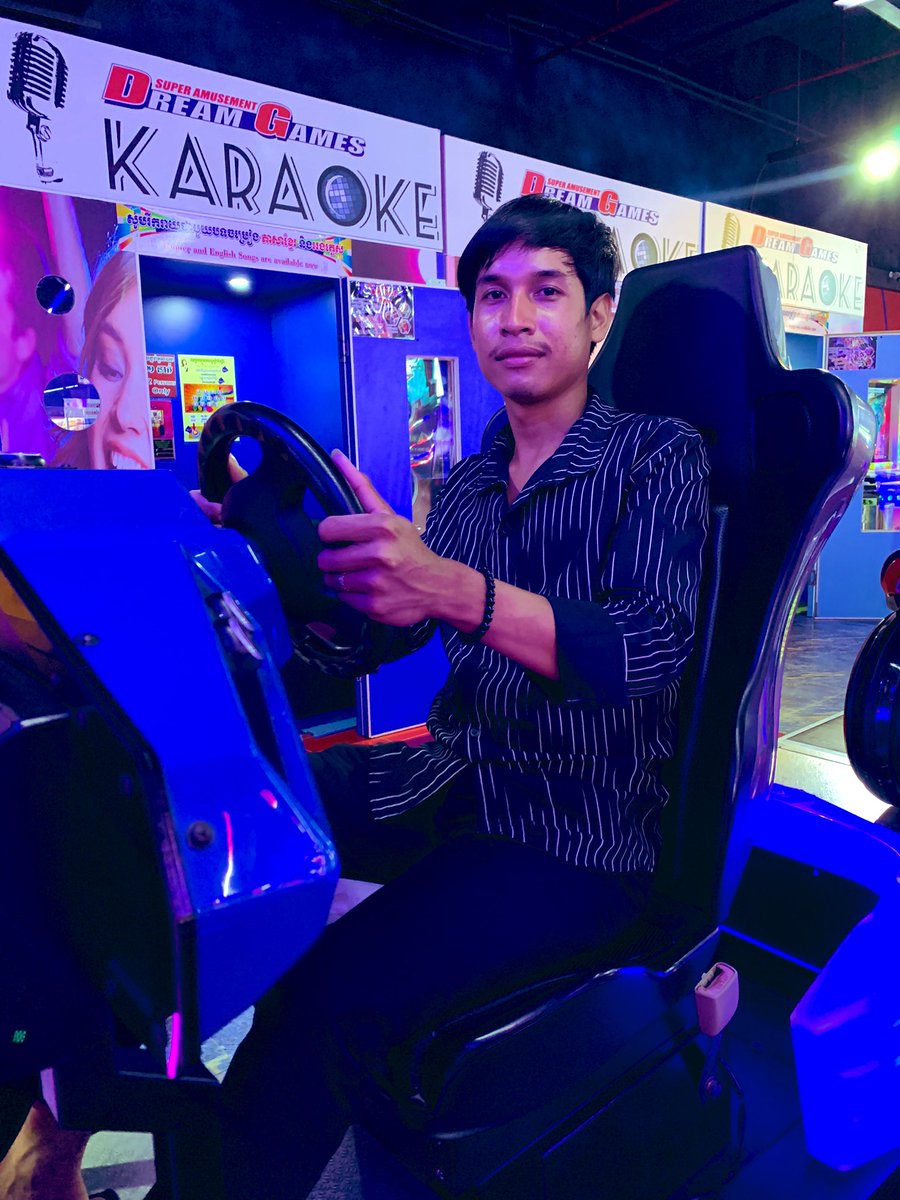 ស្រែចូលក្រុងតែប៉ុណ្ណឹងអែង😁😁
តែកុំមេីលមុខមេីលមិនយល់ទេ😆