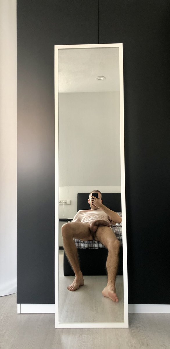 MarvelMaxxx's tweet photo. Do u zoom in? 🤪

#bigdick #bwc #feet #hairy #horny https://t.co/LaaWjOLBMq