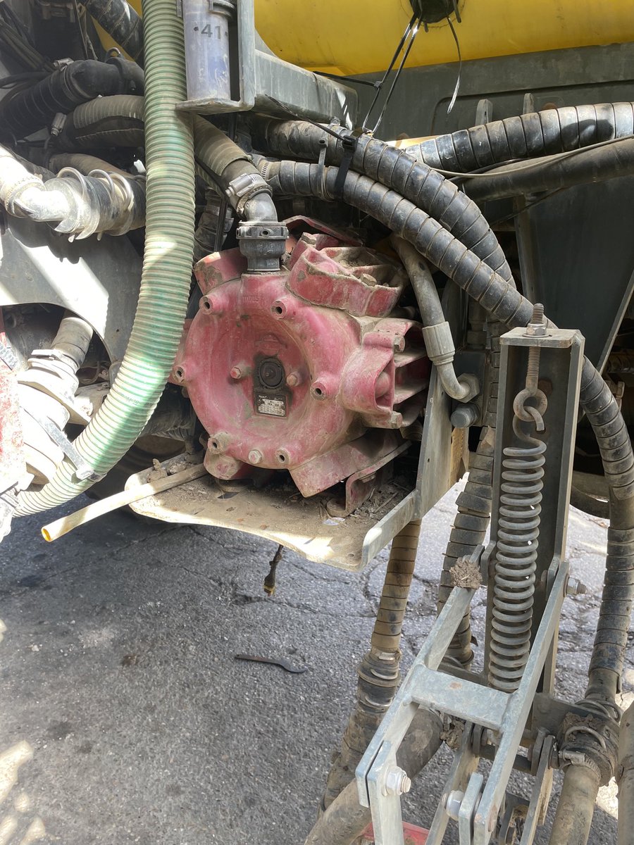 ChallisReed's tweet photo. Conversion form Hardi pump to Imovilli due to high price of the Hardi pump https://t.co/pz1eAWAAlz