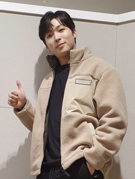 PKH_com's tweet image. 🔖 Discovery | 디스커버리

✔️ 리버시블 플리스 하이넥 자켓 (베이지)

#박강현 #PARKKANGHYUN