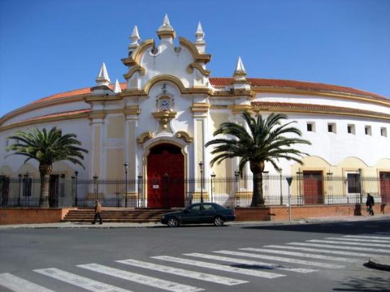 ftorodelidia's tweet photo. 💥 ¡Los toros vuelven a Melilla!

La Mezquita del Toreo, que este año cumple su 75 aniversario, volverá a abrir sus puertas el 6 de septiembre.

¡El regreso de los festejos taurinos al continente africano es una de las grandes noticias de este verano!😀 https://t.co/vIsgkuLoW6