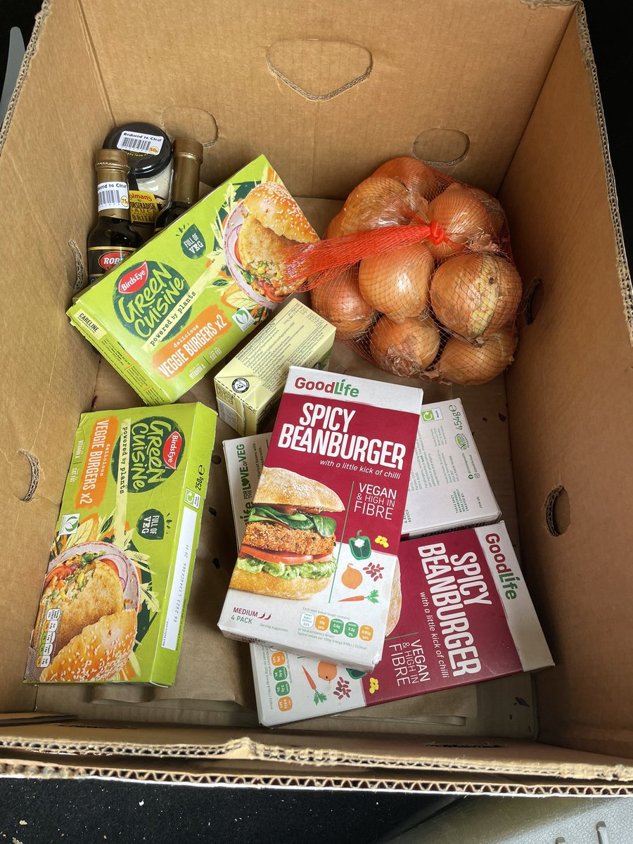 SuperSupBristol's tweet photo. Thanks so much to @Sweetmartltd for their continued support to help us feed our #BS5 community in #Bristol #feedingBristol . They regularly donate food which we use to create 3 course meals to bring our community together. @FeedingBristol https://t.co/Be2upGhqng