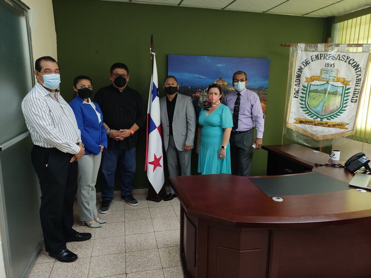 bullyingperu's tweet photo. #Panamá Reunión de trabajo con el Decano de la Facultad de Economía de UNACHI Dr. Darío Atencio junto a su equipo directivo. #CICSTEP #NuestraCasa https://t.co/349koZjU3J