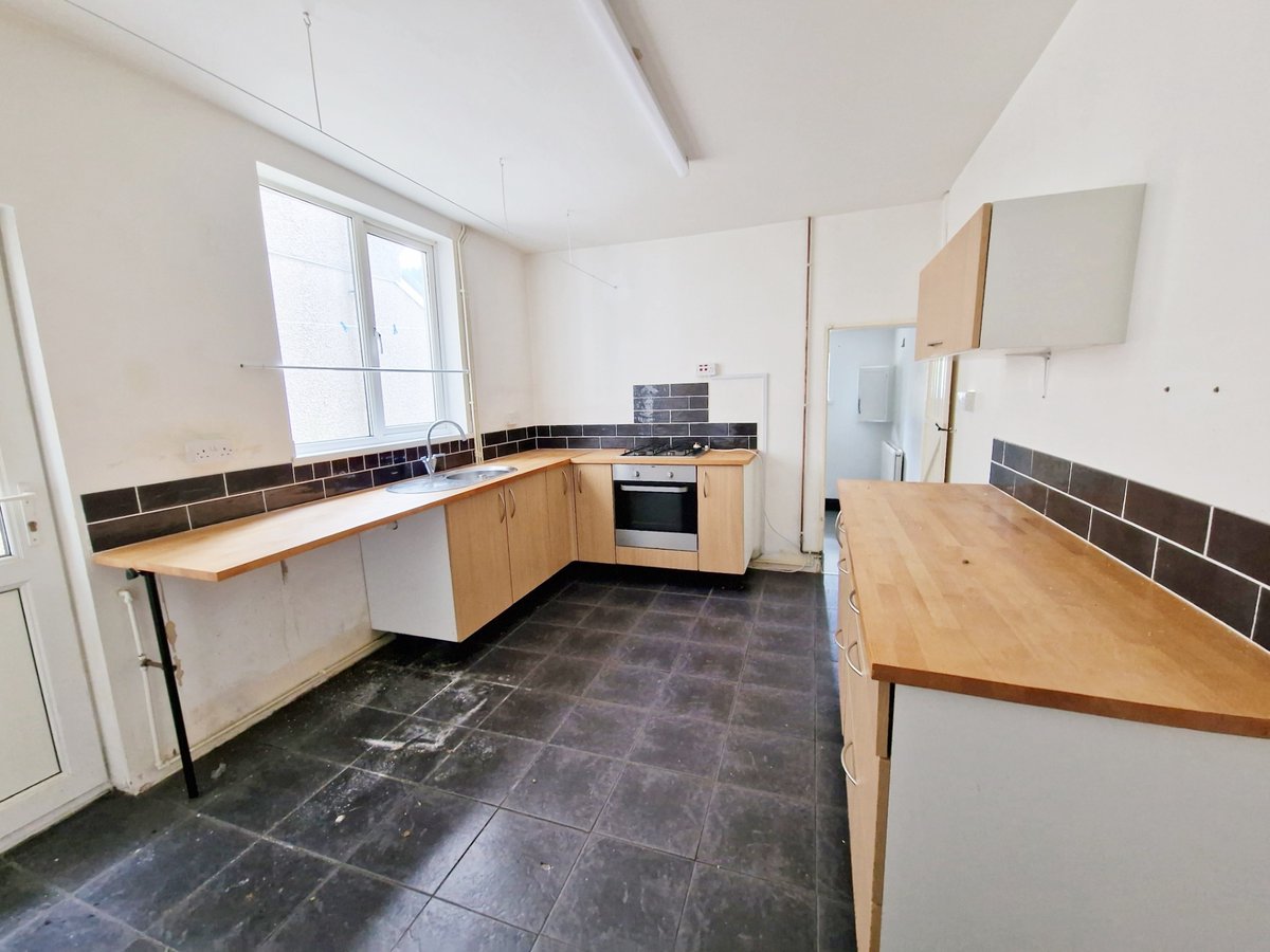 🌟🌟NEW TO THE MARKET 🌟🌟
PARK ROAD , CWMPARC 

** IDEAL FIRST TIME PURCHASE OR INVESTMENT OPPORTUNITY ***
* DECEPTIVELY SPACIOUS TWO FORMER FOUR BEDROOMED MID TERRACE HOUSE

zcu.io/bTrv