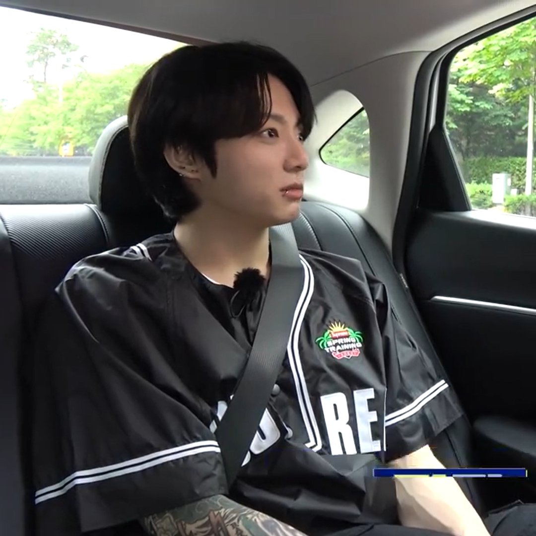 jeonficient's tweet photo. BRO https://t.co/DY9AXxGFBb