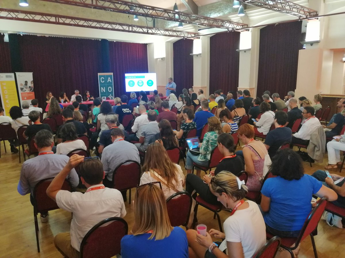 MileneRioux's tweet photo. Salle comble à #Ludovia19 pour les tables rondes autour de l'action de @reseau_canope et la filière #edtech ✅ Focus sur le projet #TNE et la signature ✍️ de convention entre @reseau_canope et @EdtechFrance : c'est maintenant en salle café-musique ! https://t.co/cx1xTuUvqf