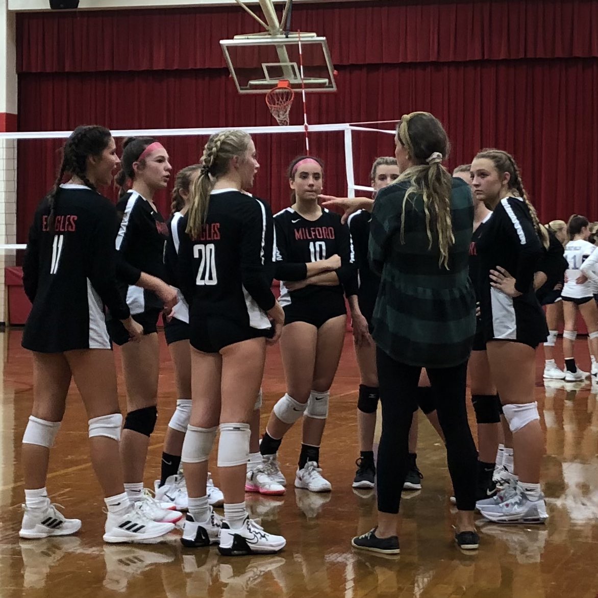 t_bone_x25's tweet photo. GVB: Great start to the 2022 season with 7th and 8th Red both winning 2-0 at home over Walnut Hills! 🦅💪🏐@MJHS_Goetz https://t.co/oOIyyYld4w