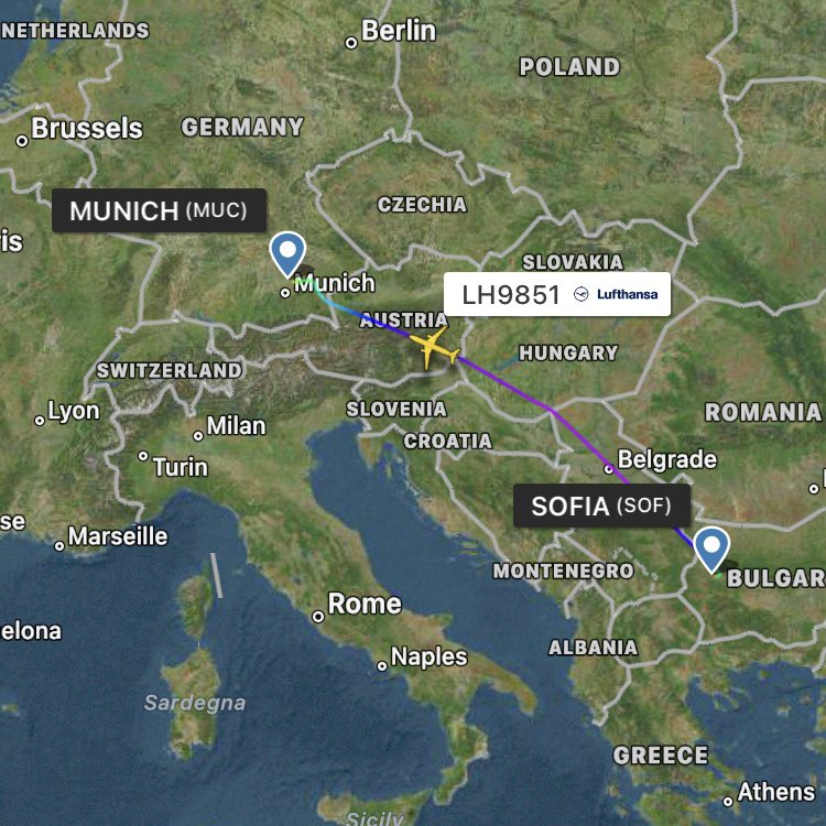 Info_Flyway's tweet photo. D-AIQU (Lufthansa #Airbus A320-211) flew back today after storage from #Sofia (SOF) to #Munich (MUC). It remained 2 years in storage.
It will stay in Munich for preparation before returning back to commercial service.
#DAIQU #Lufthansa #flightradar24 https://t.co/hhmMIw8XcV