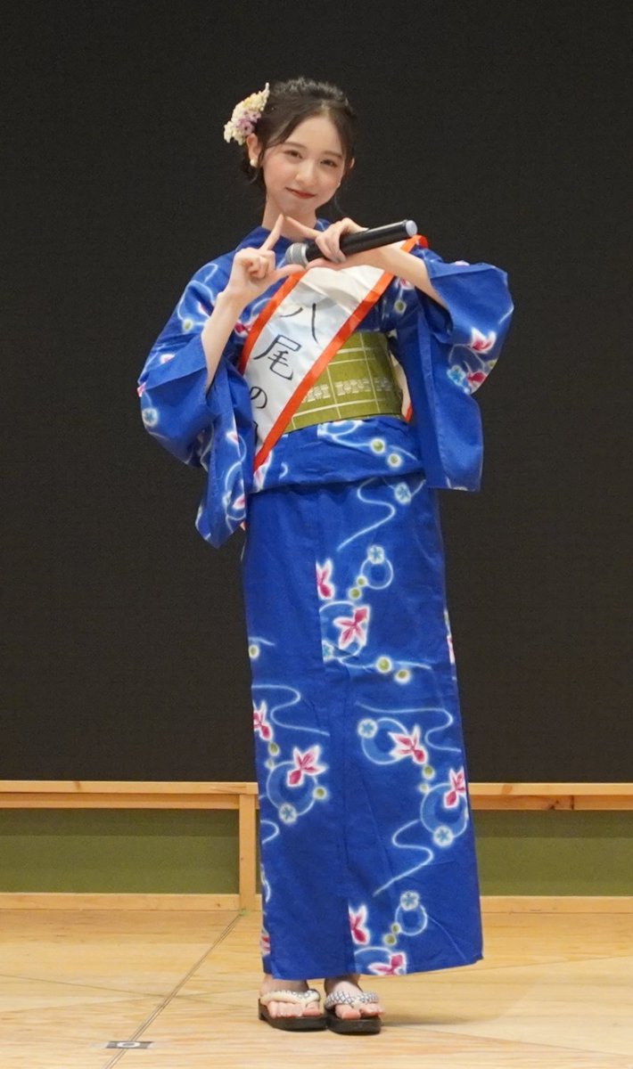 chataro99's tweet photo. 2022.8.21
#LOVEROUTINE 配信リリース記念イベント@アリオ八尾
撮可タイム④
金魚の浴衣もお手製の髪飾りも可愛かったー
#八尾の唄姫
#入江美沙希 https://t.co/7ttb9TuJie