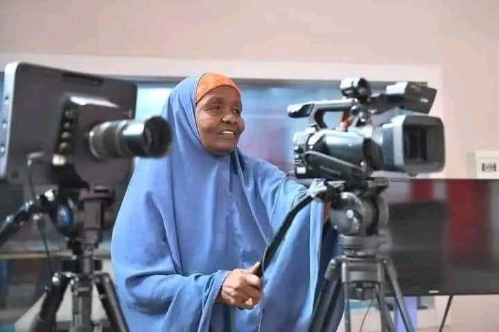 AbdulkadirGarab's tweet photo. #Dumarnimo
Haweenku Waa Hooska Dunida Wax kastana way Awoodaan waa Haday isku kalsoonaadaane.
Allah unaxariisto maama maryan
Hooyo ❤🙏 https://t.co/CZZ0PU2b2Y