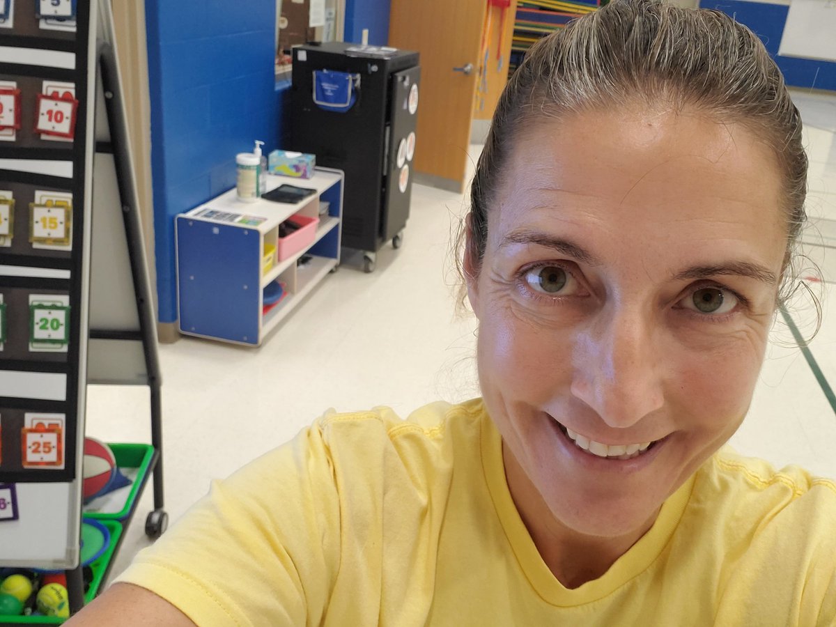 DriemeyerPE's tweet photo. Bring on year 27 (full-time but 30 total) #sappkidsrock #firstdayflyers #PhysEd https://t.co/FXV4dnIRmq