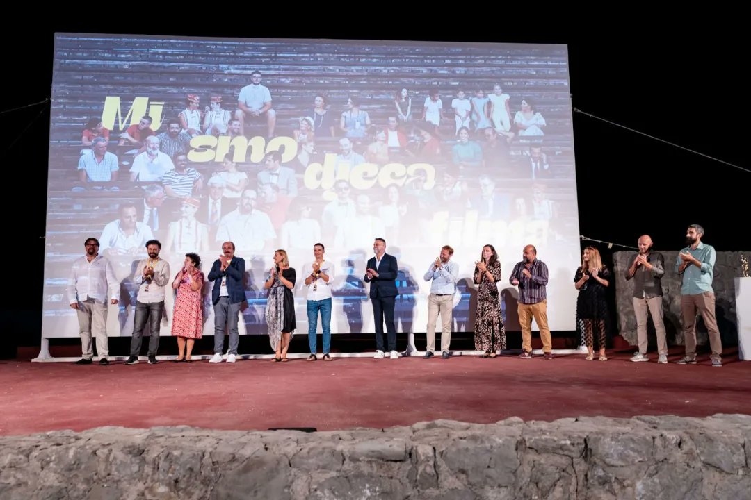 resorkulture's tweet photo. 👉 "Jubilej koji večeras slavimo, 3️⃣5️⃣. izdanje #FFHN, moguć je zahvaljujući vizionarstvu osnivača festivala, ljudi kakav je bio Milan Žmukić, ali i znanju, energiji i iskustvu koje nam je prenosio nedavno preminuli Zoran Živković. https://t.co/5uIvHiXYKp
