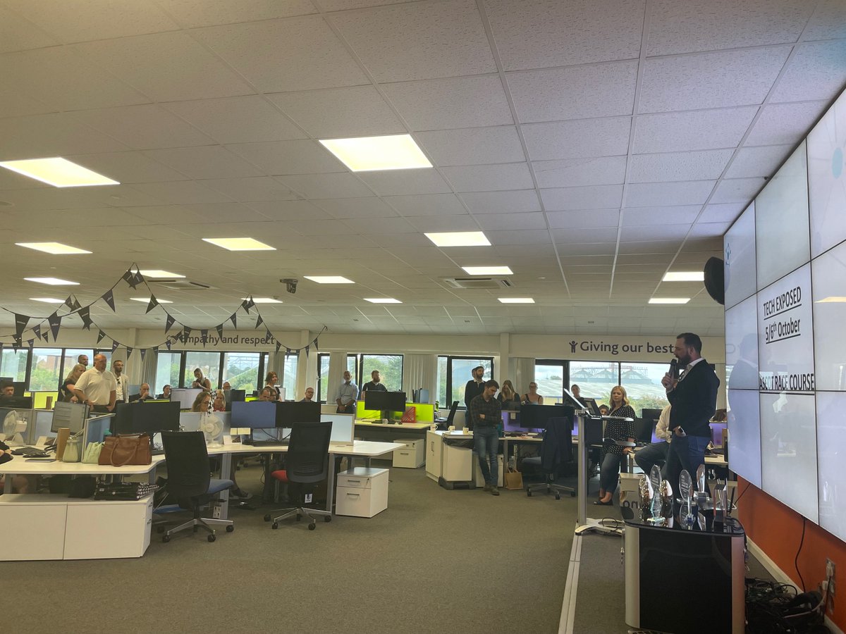 MidwichLtd's tweet photo. @NetgearBizUK have been turning ideas into innovation here at Midwich HQ today with their take-over! They haven't been able to visit us in 2 & half years!
The best way to establish connections is definitely through #BurgerJam 's amazing burgers, which we were treated to! https://t.co/LbISpwIIpK