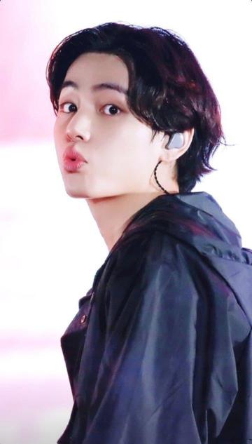 DarleneTimbol's tweet photo. Vote for our #CrystalVoiceV

I voted for [BTS] V !! Total Vote Count:2,212,875 https://t.co/poFxJ1Yvvi #V #BTS #KPOPJUICE https://t.co/o7LK4hncpm