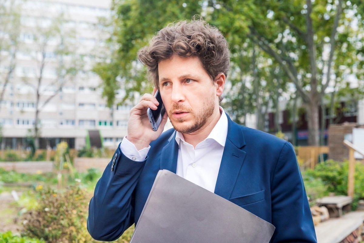 schappellier's tweet photo. @julienbayou Qui a la plus grosse consommation inutile de carbone, l'économie ou les politiques démagogues?
Mr. @julienbayou, l'utilisation de téléphone, les interviews, l'utilisation des réseaux sociaux a aussi une empreinte carbone considérable, ne faudrait-il pas la supprimer aussi ? https://t.co/H2Zr1nPTf0