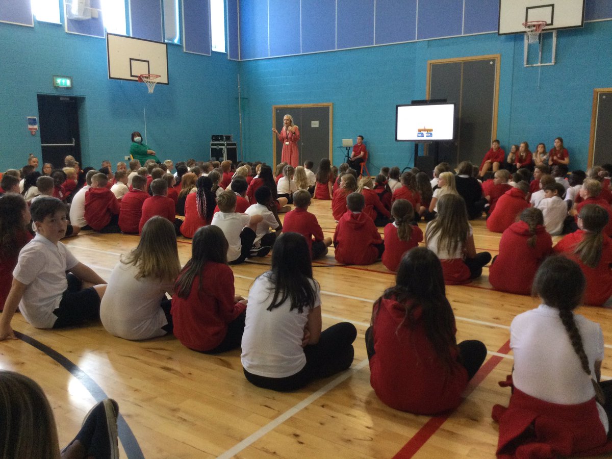 SchoolHillside1's tweet photo. It’s so lovely to be back to a live Assembly this afternoon with Miss Munro. Welcome back P4-7! 😃 #AssemblyTime https://t.co/u5zbjLObnJ