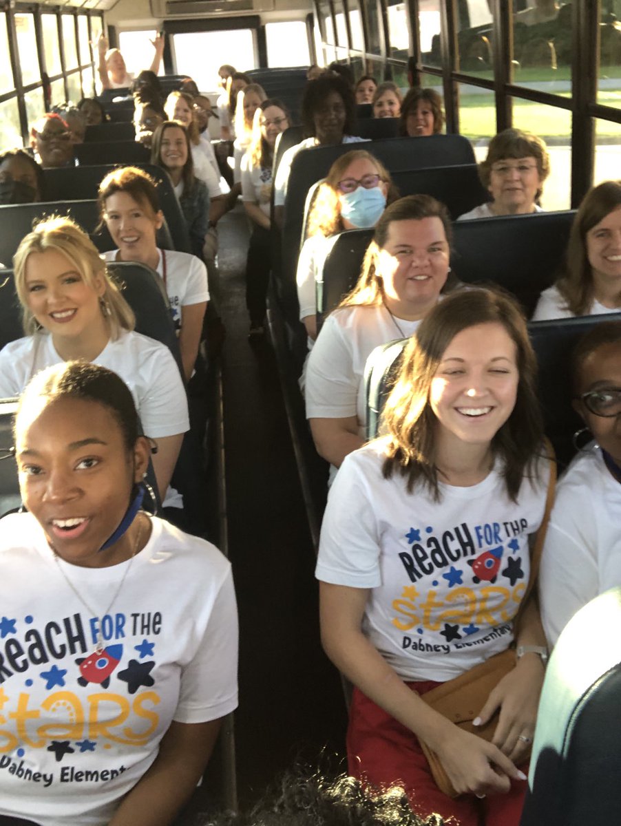 DabneyElem's tweet image. Hello 2022-2023 school year! We’re on the way to Convocation 2022! #ShareVCS #DabneyRockets #ExperienceVCS #ReachForTheStars ✨🚀✨