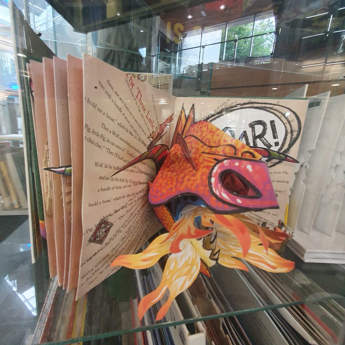 JacqPriego's tweet photo. #Teachingprep means that I get to visit @UoPlibrary & enjoy their wonderful displays. This time, #schoolleavers completing their @NCS #socialaction project contributed books that represent their interests, some of them in #unconventional formats:
https://t.co/GkcbxcwKWH https://t.co/Yj4kAl9fmA