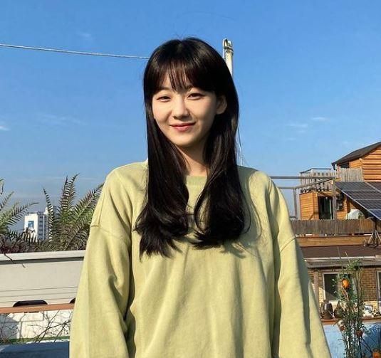 YiSoTitas's tweet photo. The days are already getting colder, so let's make sure to keep a warm heart and spread it to everyone we know ❤️
#CHOsday #ChoYihyun #조이현 #AOUAD #AllOfUsAreDead #Namhyeok #Yiso https://t.co/lCUCHCyslb