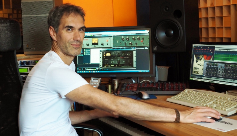 syemusicaudio's tweet photo. @syemusicaudio bietet jetzt auch Gesangsunterricht mit Tonstudioservice im Paket an. Lerne Singen wie ein Profi und lass Dich von einem erfahrenen Sänger und Musikproduzenten coachen. https://t.co/1bo0HALJHF