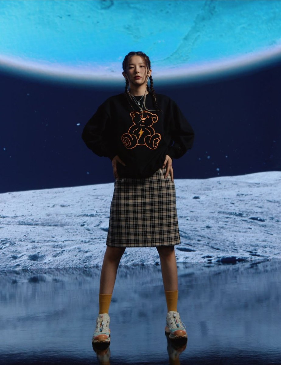 KSGUpdates's tweet photo. ISTKUNST 2022F/W Collection

THUNDER BEAR SWEATSHIRT BLACK
https://t.co/rvd8mjYgpW

#슬기 #SEULGI @RVsmtown https://t.co/n3cySBiWL9