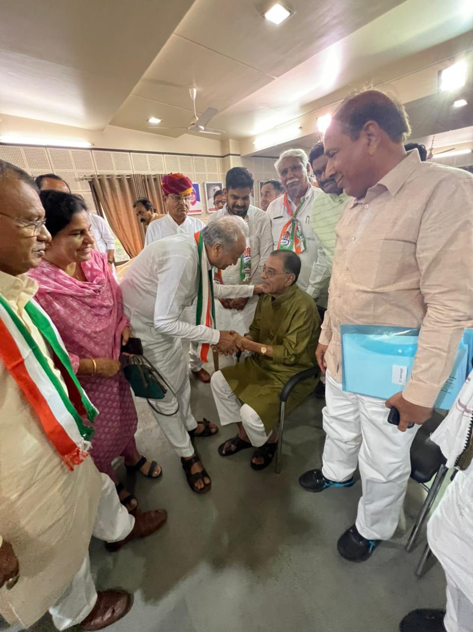 Ashok Gehlot on Twitter "गुजरात के छोटा उदयपुर विधानसभा क्षेत्र से 10