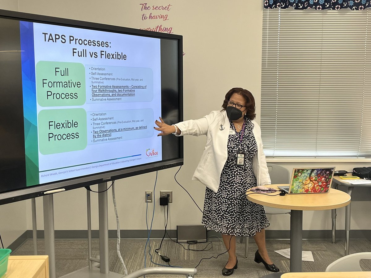 TonyFoy4's tweet photo. Our AMAZING assistant principal, Mrs. Jennifer Wright makes sure that everyone has what they needโeven if she has to schedule a second session to do so! #DoingWhatItTakes #TKES #ModelingLeadership @ReneeEv1446 @AnnLPGA @purplelove70 @SCCPSS https://t.co/yMjT0pAUDd