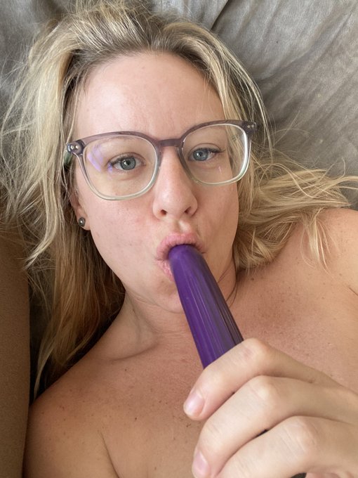 Get your sex on&hellip; 👊🏻 https://t.co/UxrA8OW4po<a href="/tag/forloveandlemons"class="tags"><span>#forloveandlemons</span></a>