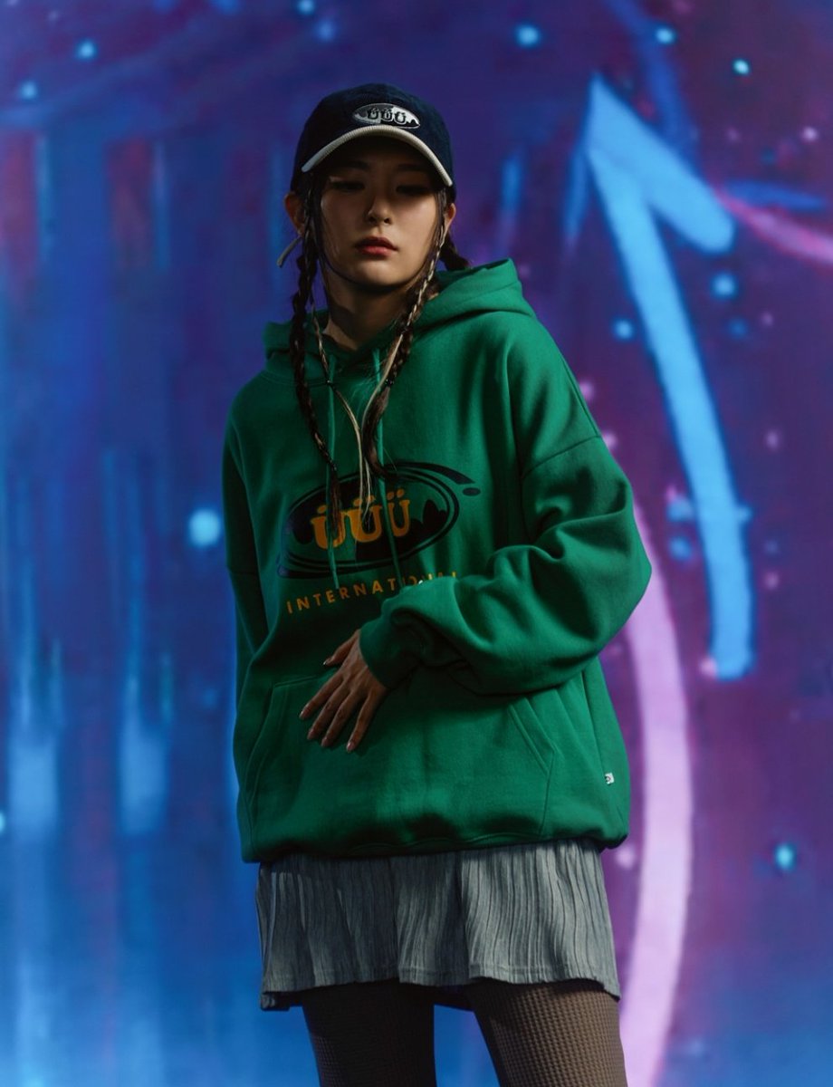 KSGUpdates's tweet photo. ISTKUNST 2022F/W Collection

UUU OVAL LOGO HOODIE GREEN
https://t.co/vpc7bpshfq

#슬기 #SEULGI @RVsmtown https://t.co/FSbvRoUd9h