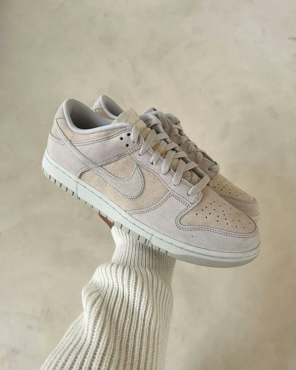 JustFreshKicks's tweet photo. 10AM EST via SNKRS 🐚
Nike Dunk Low Premium 'Vast Grey'
=> https://t.co/OpTZpQ3Rl0 https://t.co/zEw4uC4vrn
