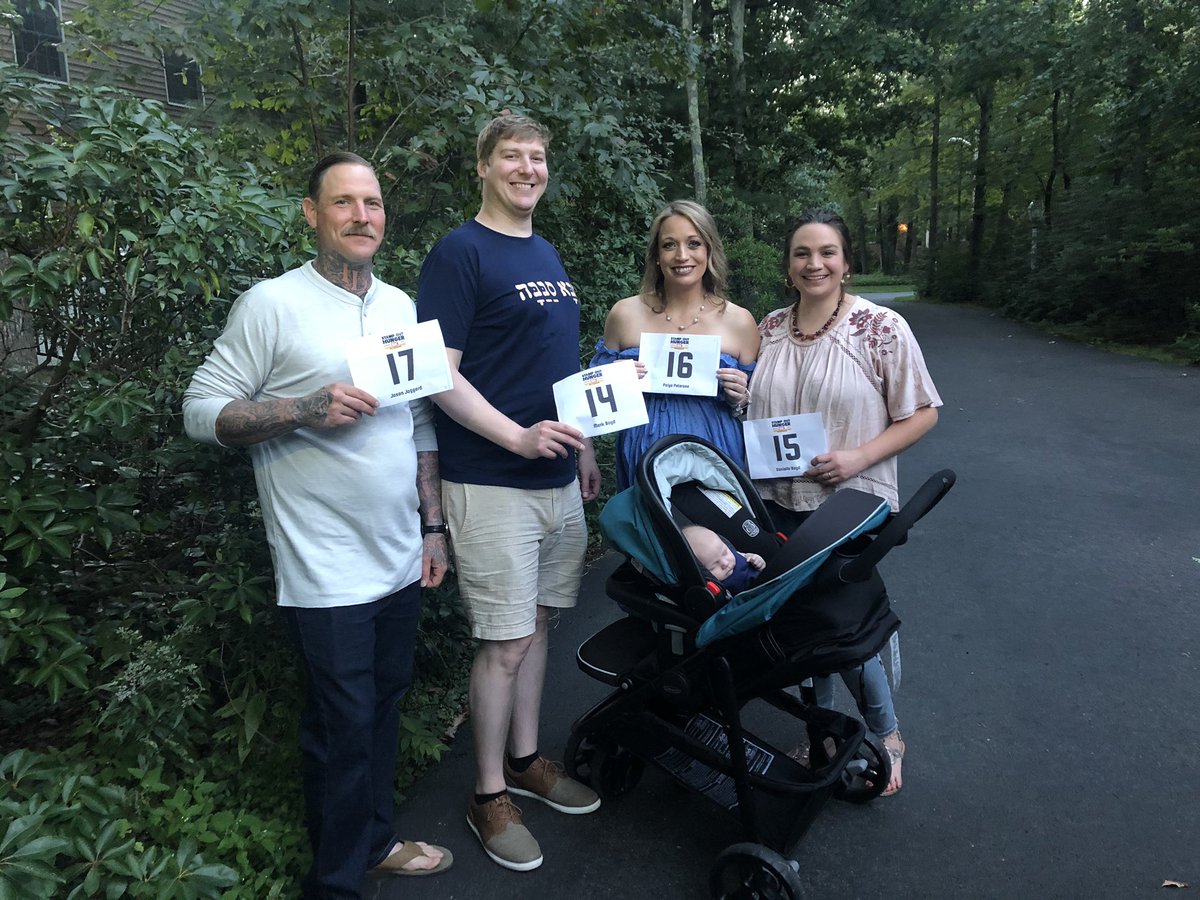 Hunger5K's tweet image. If you can’t join us on Labor Day, how about a #Virtual5K! 100% of your registration fee still goes to the @foodbankSJ, you’ll get our official 2022 Stamp Out Hunger medal, AND still score a swag bag filled with goodies!  Sign up today! bit.ly/3PfBVm9 #stampouthunger5k