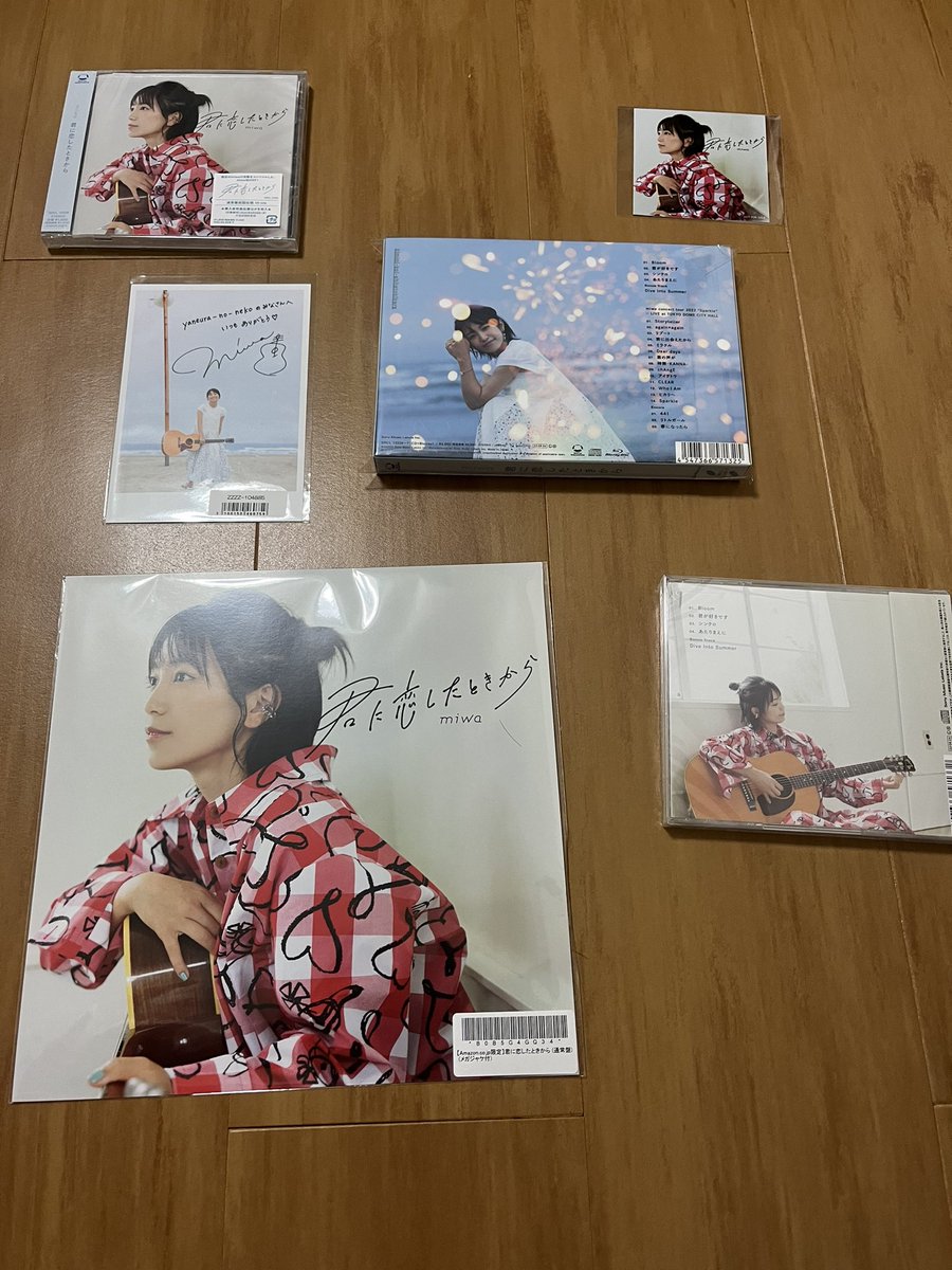 ryoenomoto38's tweet photo. 3枚フラゲ〜

シンクロもいい曲ですね！

後1枚は明日取り行きます。

#miwa
#フラゲ
#君に恋したときから
#BIoom
#君が好きです
#シンクロ
#あたりまえ
#DiveIntoSummer https://t.co/9F0XxfxW3W