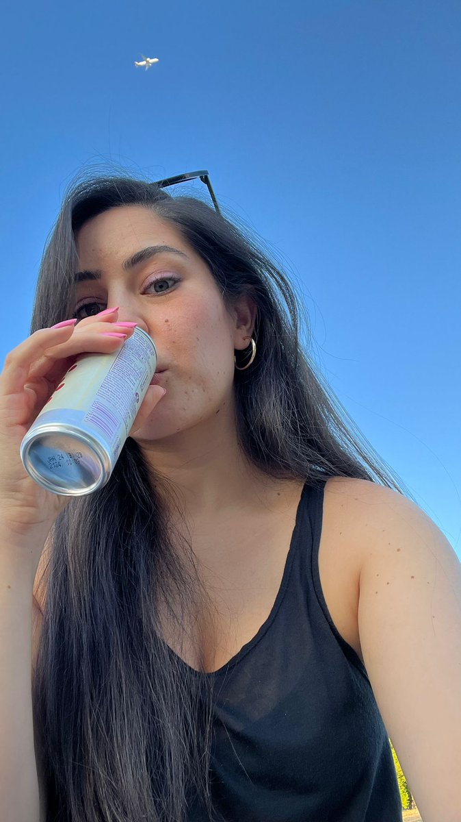 UgcHind's tweet photo. Officially back in London 🤩 and I can finally start my UGC journey now. If you're a UK/EU based brand that revolves around wellness, beauty, tech, or photography, I'd love to work with you. DM me

#ugccreatorsneeded #ugccommunity #UGCcreator https://t.co/v4394bcyTv