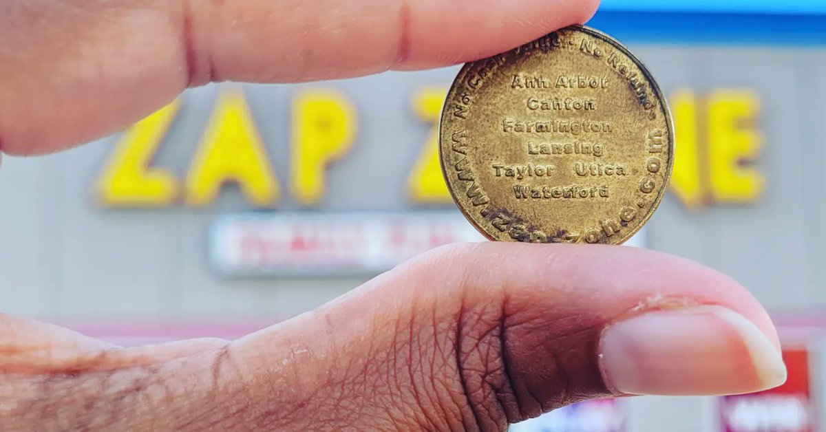 TokenAttraction's tweet photo. #tokentuesday 🤏🪙

Zap Zone recently converted from coins to cards (March 2, 2020), so I guess these are tokens of history now 😅

As each location has different attractions, there are always ways to play! 1/

#token #tokens #tokenattraction #coin #coins #arcade #arcadetoken https://t.co/0MjgUpjIjA