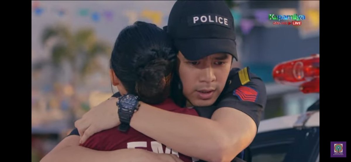 KevinCharlesEG1's tweet photo. That hug. 🤗🤗🤗🤗🤗
#DarnaStalker https://t.co/MVZ4248jvN