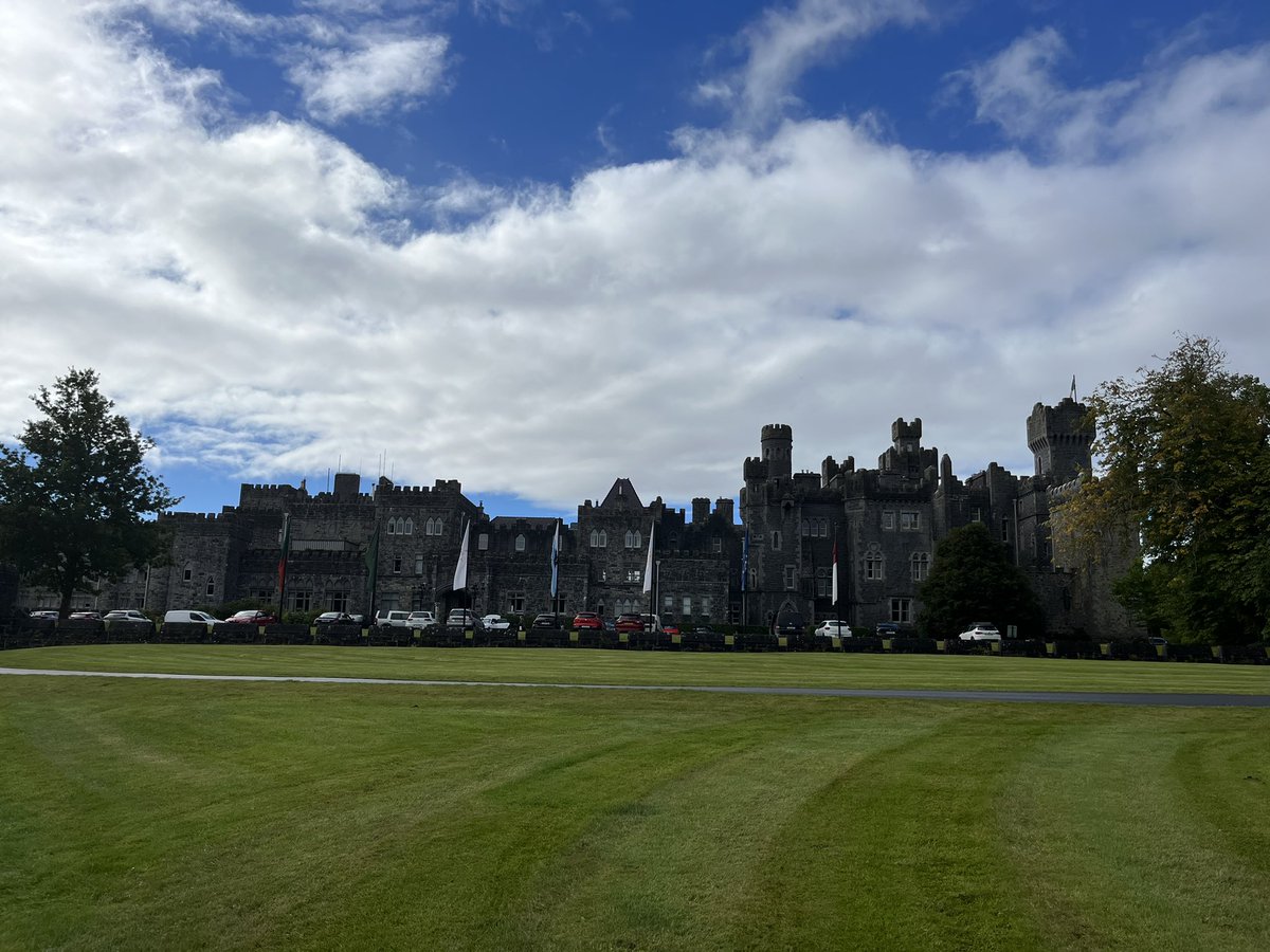 DForde1969's tweet photo. Well there’s 3 great stays @red_carnation @oysterbox @12_Apostles and @ashfordcastle Any suggestions of where next @J_Raggett #redcarnation https://t.co/xdAV9KkNXk