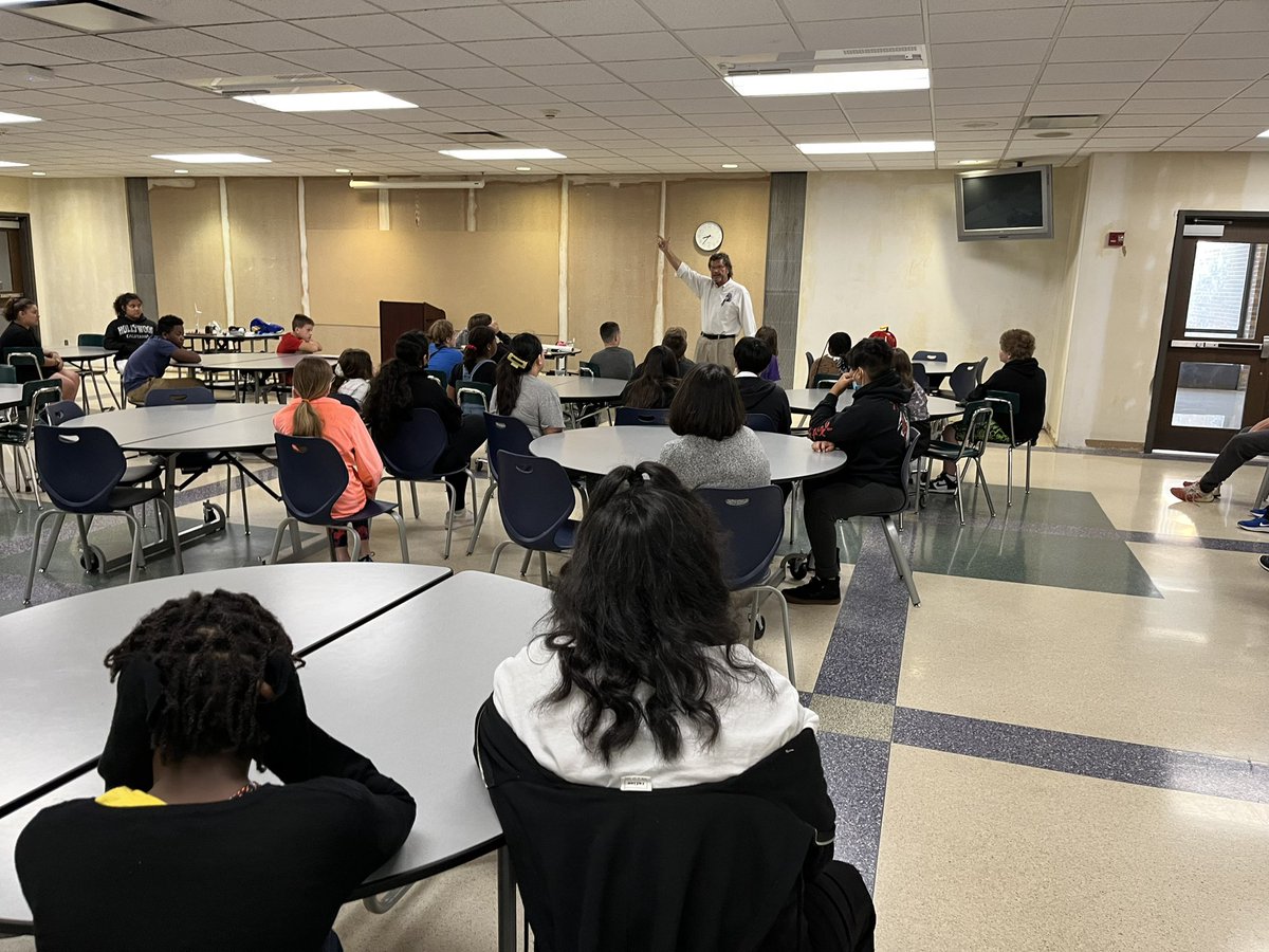 SFE_3820's tweet photo. Nothing better than starting your day with @IXScience - discussing energy today! #wearewayne #stoutfieldgood #sfestem https://t.co/BMrE5YHPnD