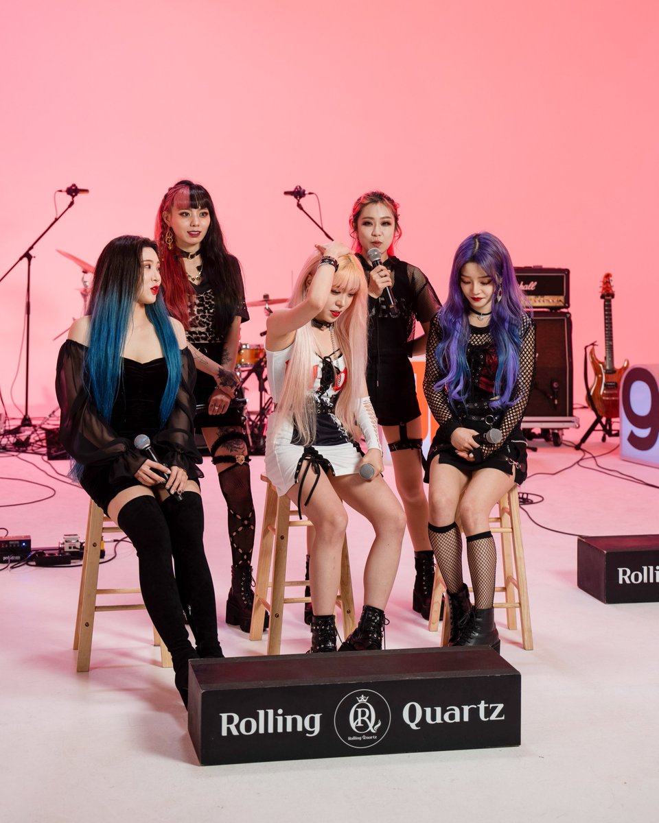 Rolling_Quartz's tweet photo. Greatest DAEBAK Studio Live
https://t.co/vpHTgxdO90

Interview
https://t.co/vG0ryTGQum

Enjoy Diadem! Please leave some 
good comments on Tingground 
팅그라운드 channel 💎❤ 

#Diadem #다이아뎀 #RollingQuartz 
#롤링쿼츠 #GoodNight #StudioLive 
#Tingground #팅그라운드 https://t.co/B0c5RbV0xS