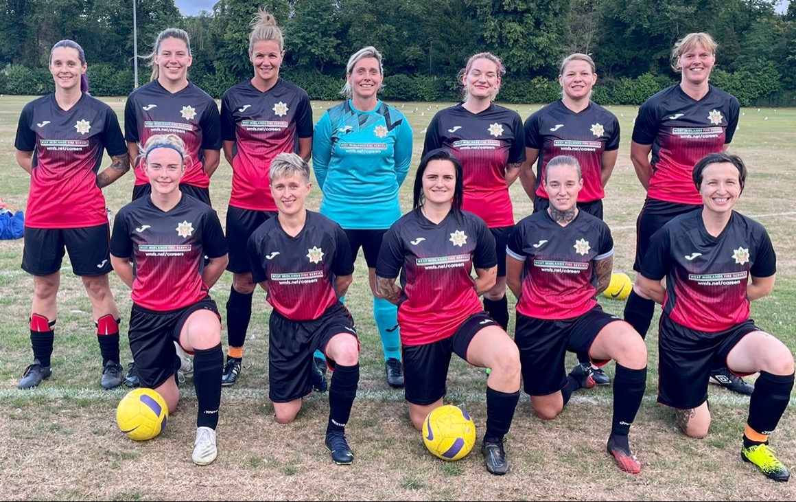 WestMidsFire's tweet image. Our very own #Lionesses took to the pitch for their first league match, against the @WMPolice women’s team ⚽ Their fans only need to check out their shirts to follow in their footsteps: wmfs.net/careers 🚒 @ESFL20