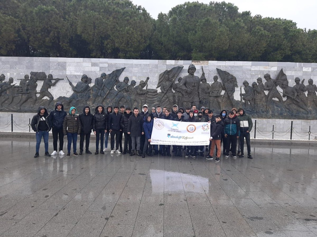 tugvaTR's tweet photo. GSB destekli “Teknoloji Kahvesi” ile gençler sahada!🚀

Proje sayesinde gençlerimiz; hem teknolojik gelişmelere kolay erişiyor hem de yakından takip etme fırsatını yakalıyor.

Milli Teknoloji Hamlesi emin ellerde!👏🏻

#GSB #GSBProje #GSBProjeleri #TÜGVA https://t.co/6YrfhxakAu